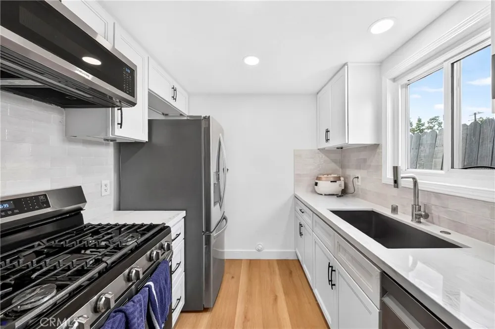 8451 Cedarview Court Cypress, CA 90630