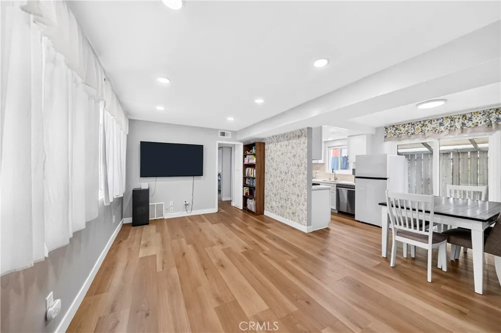 8451 Cedarview Court Cypress, CA 90630