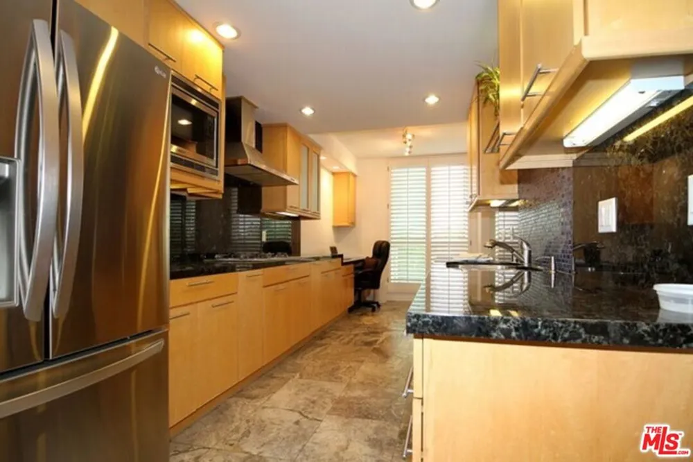 1550 Greenfield Avenue #201 Los Angeles, CA 90025