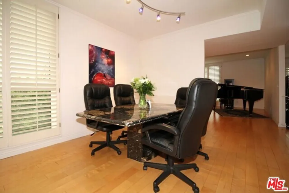 1550 Greenfield Avenue #201 Los Angeles, CA 90025