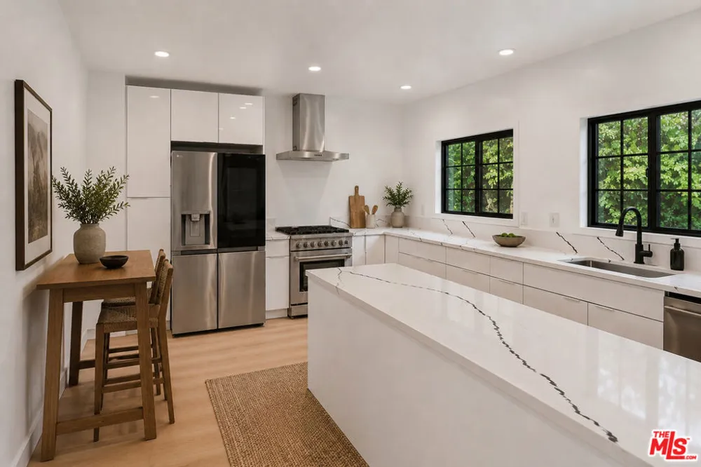 1800 E Benedict Canyon Drive Beverly Hills, CA 90210