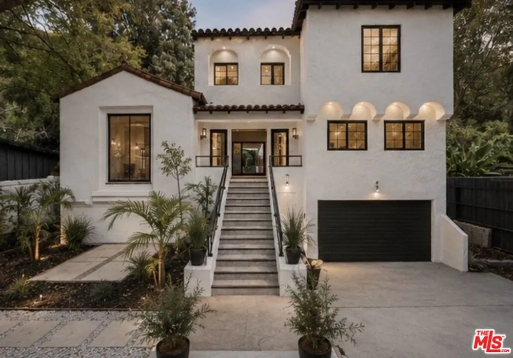 1800 E Benedict Canyon Drive Beverly Hills, CA 90210