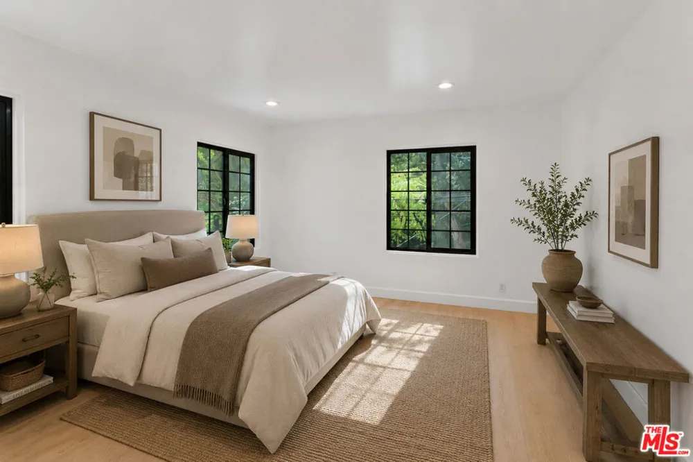 1800 E Benedict Canyon Drive Beverly Hills, CA 90210