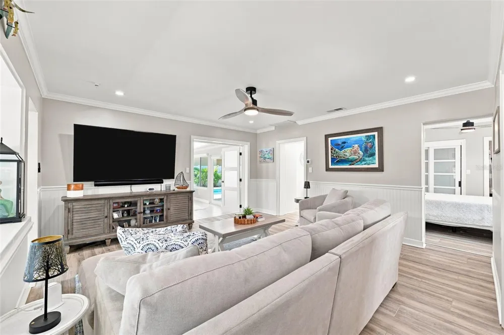 2706 GULF BOULEVARD Indian Rocks Beach, FL 33785