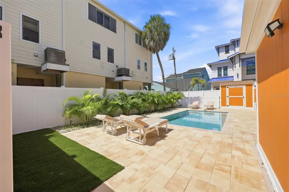 2706 GULF BOULEVARD Indian Rocks Beach, FL 33785