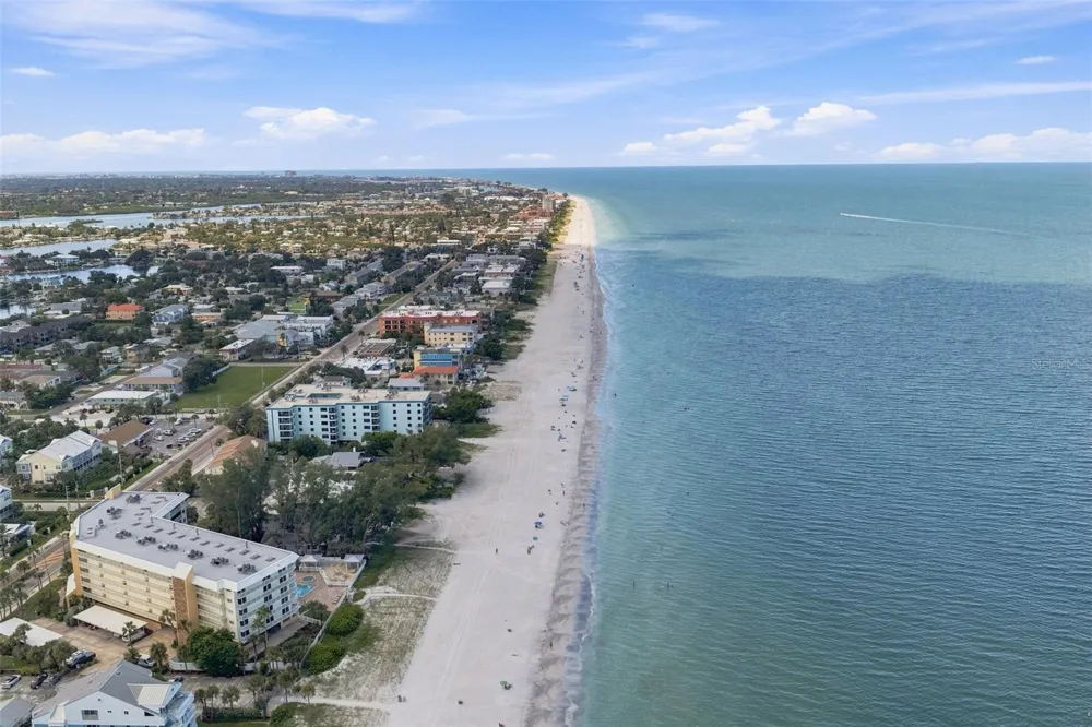2706 GULF BOULEVARD Indian Rocks Beach, FL 33785