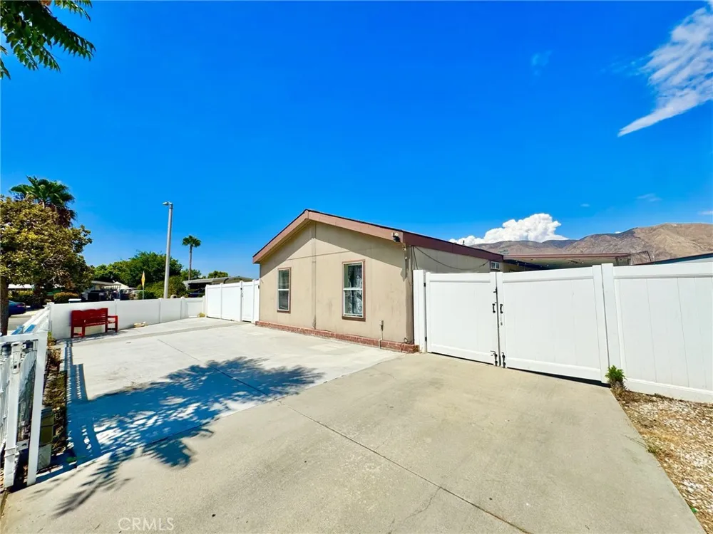 989 Bettina San Jacinto, CA 92582