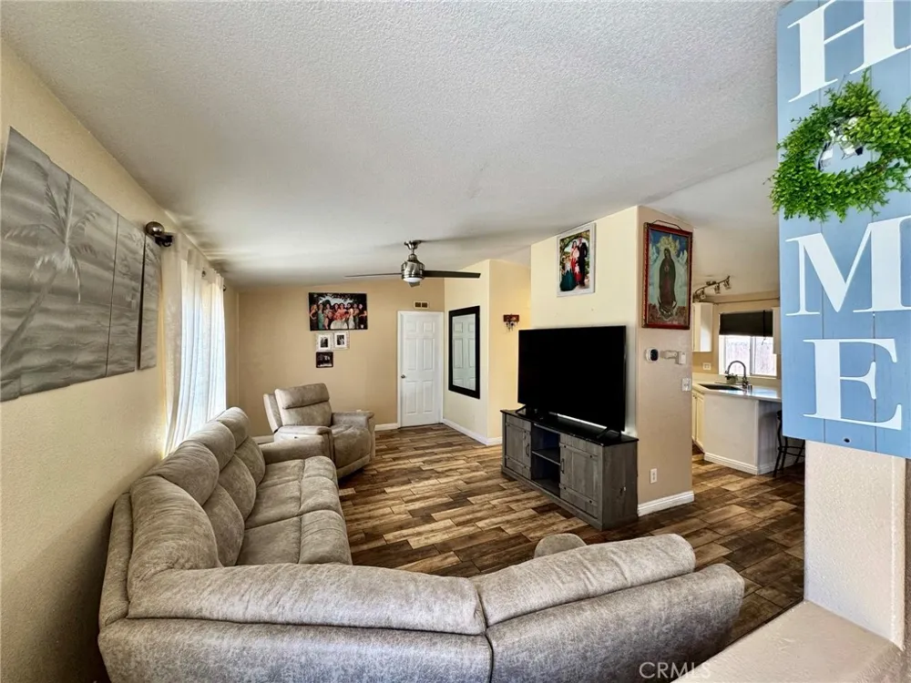 989 Bettina San Jacinto, CA 92582