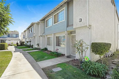810 W Compton #16