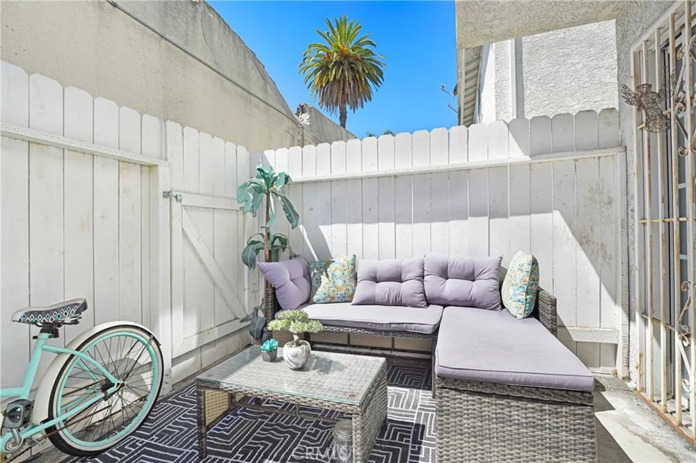 810 W Compton #16 Compton, CA 90220
