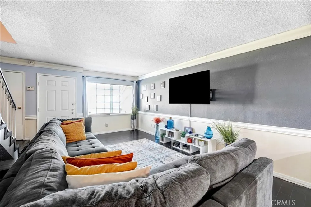 810 W Compton #16 Compton, CA 90220