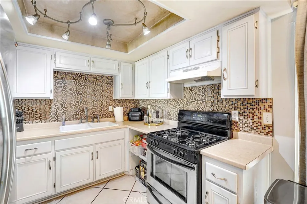810 W Compton #16 Compton, CA 90220