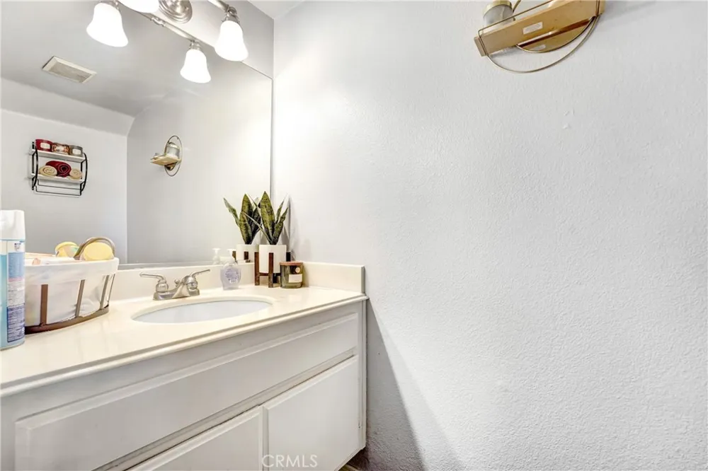 810 W Compton #16 Compton, CA 90220