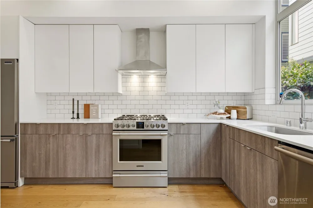 3043 C 21st Avenue W Seattle, WA 98199