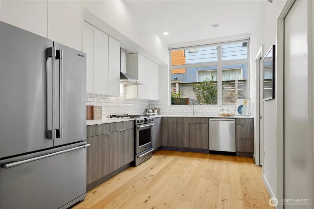 3043 C 21st Avenue W Seattle, WA 98199