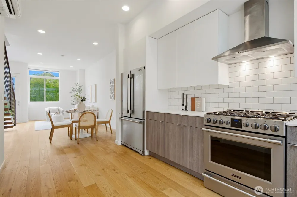 3043 C 21st Avenue W Seattle, WA 98199