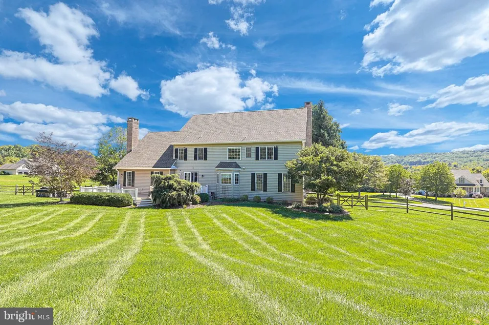 134 HEATHER DRIVE New Hope, PA 18938