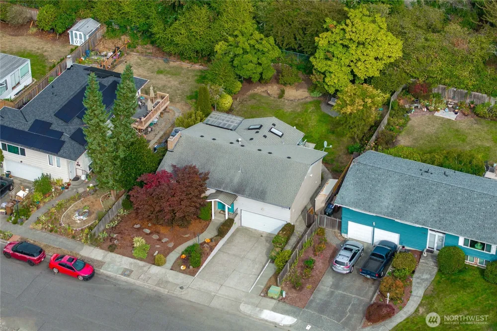 1561 S MacArthur Street Tacoma, WA 98465
