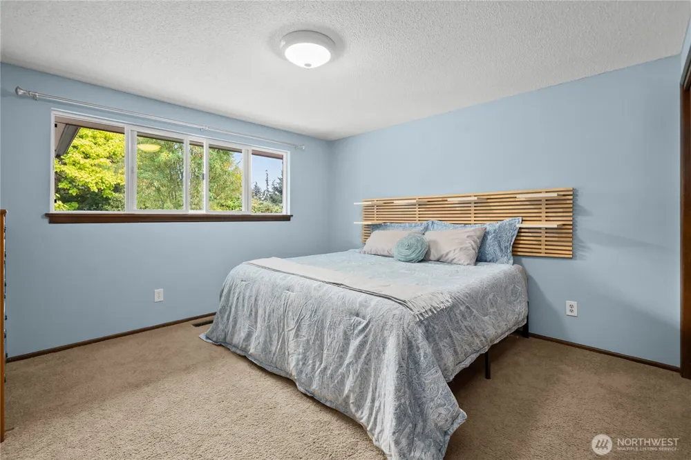 1561 S MacArthur Street Tacoma, WA 98465
