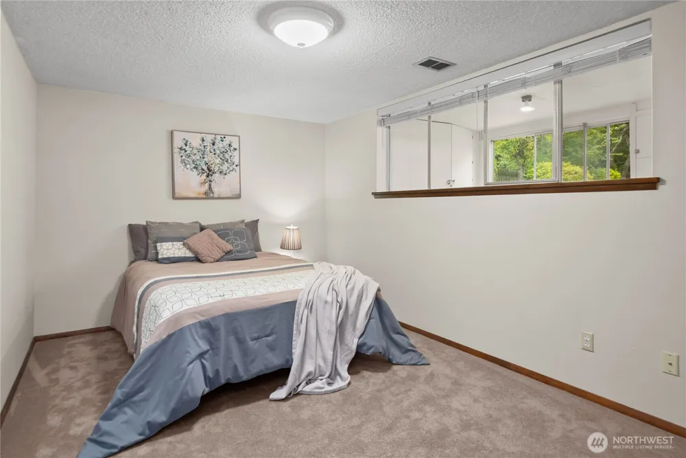 1561 S MacArthur Street Tacoma, WA 98465