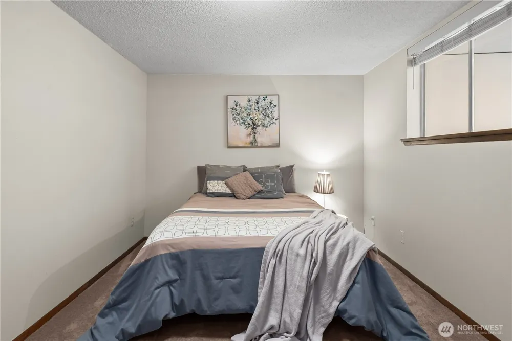 1561 S MacArthur Street Tacoma, WA 98465