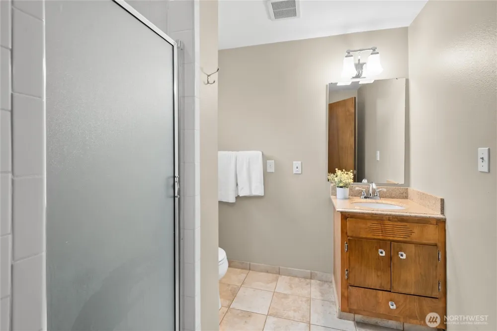 1561 S MacArthur Street Tacoma, WA 98465