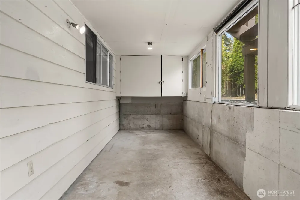 1561 S MacArthur Street Tacoma, WA 98465