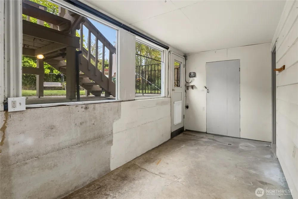 1561 S MacArthur Street Tacoma, WA 98465