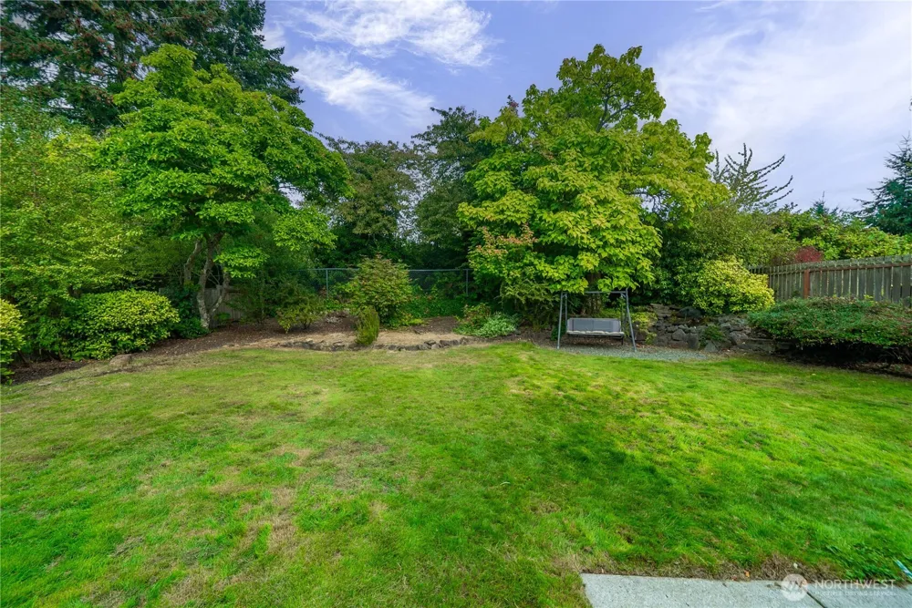 1561 S MacArthur Street Tacoma, WA 98465
