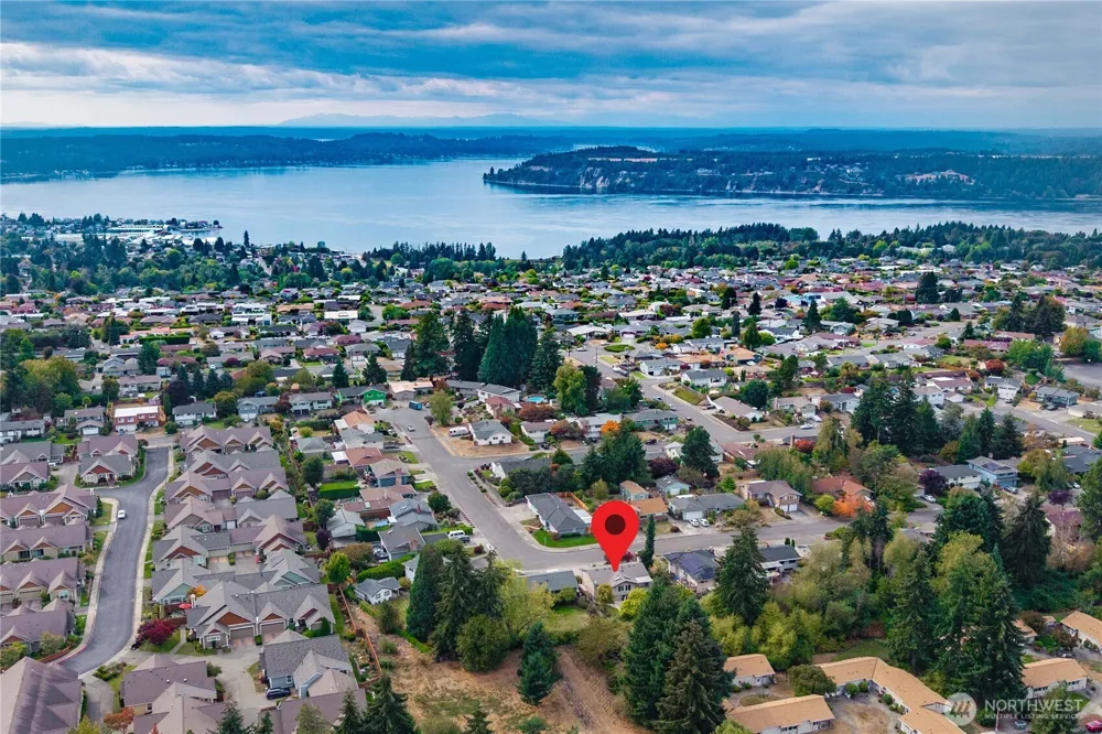 1561 S MacArthur Street Tacoma, WA 98465
