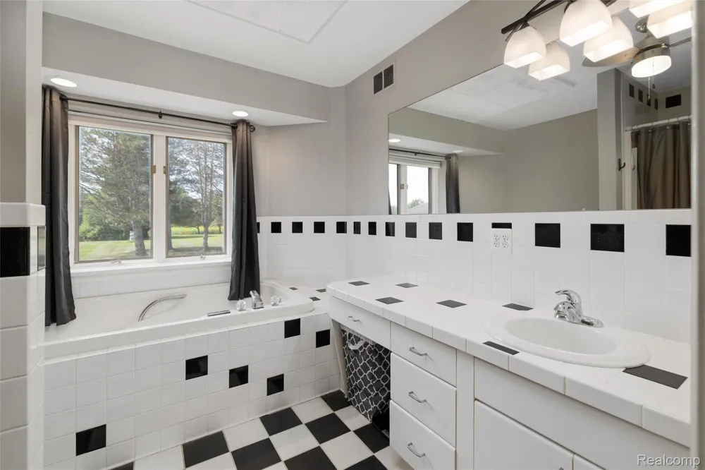 4489 Oak Road Richfield Township, MI 48423