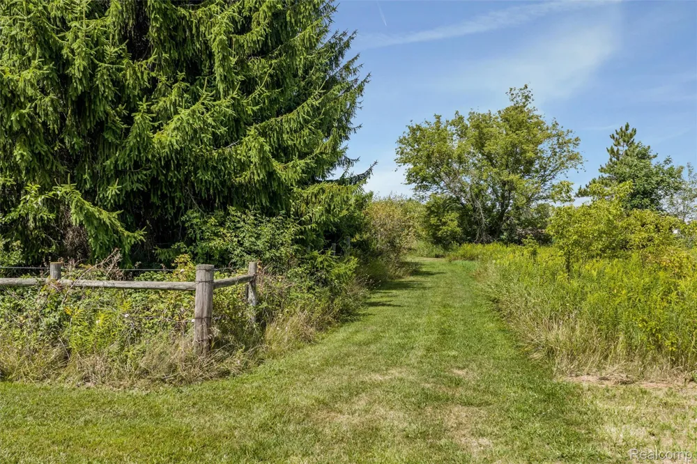 4489 Oak Road Richfield Township, MI 48423
