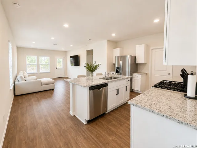 5016 Snap Hook San Antonio, TX 78261