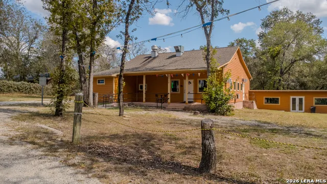 3710 WATERWOOD PASS DR Elmendorf, TX 78112