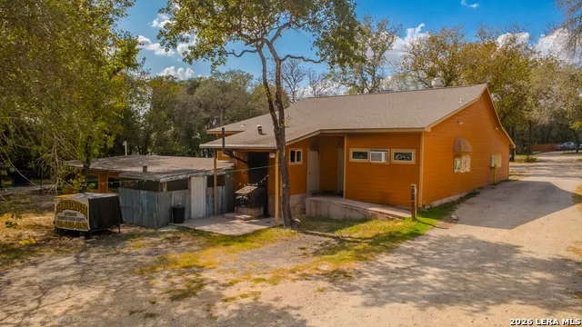 3710 WATERWOOD PASS DR Elmendorf, TX 78112