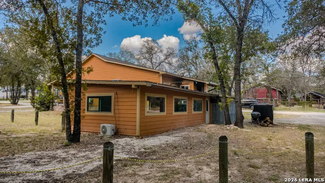 3710 WATERWOOD PASS DR Elmendorf, TX 78112