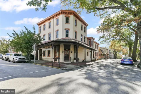 240 W MINER STREET