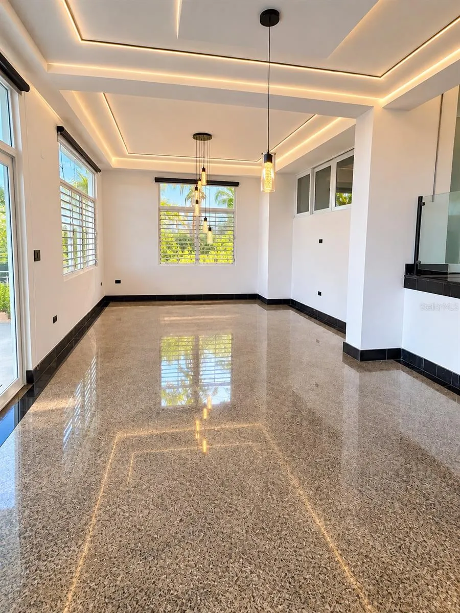 URB. HACIENDA MARGARITA CALLE CARRETA ##86 Luquillo, PR 00773