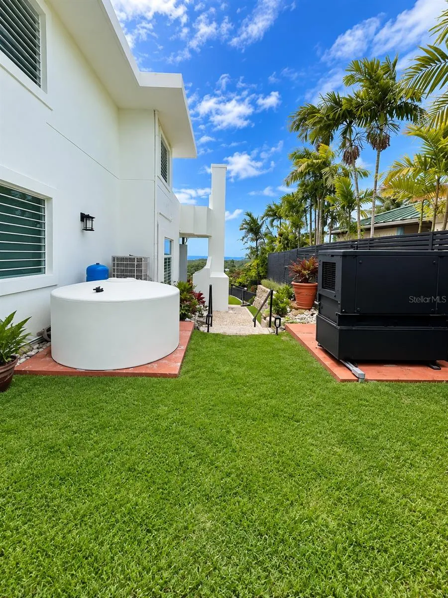 URB. HACIENDA MARGARITA CALLE CARRETA ##86 Luquillo, PR 00773