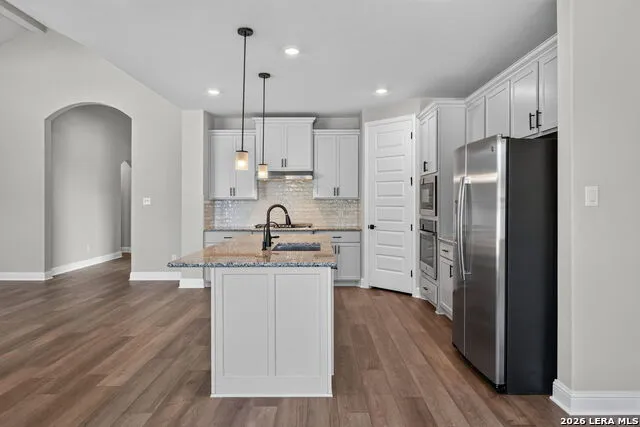 221 JANICE AVE Castroville, TX 78009