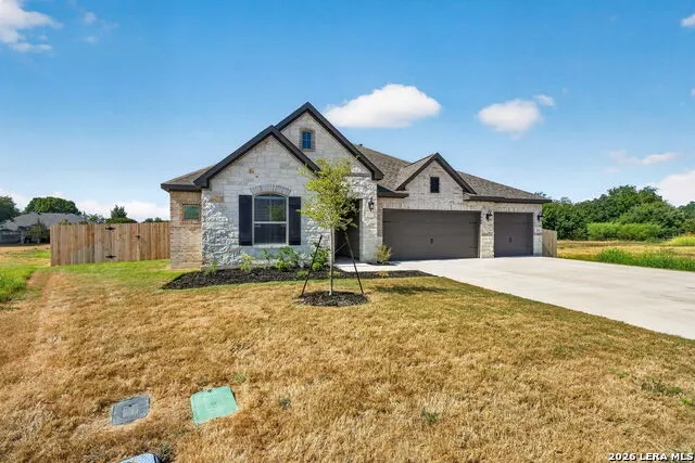 221 JANICE AVE Castroville, TX 78009