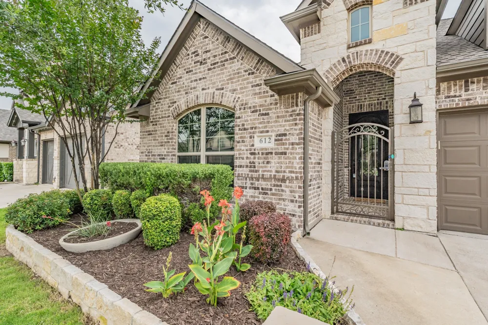 612 Rawlins Lane Fort Worth, TX 76131