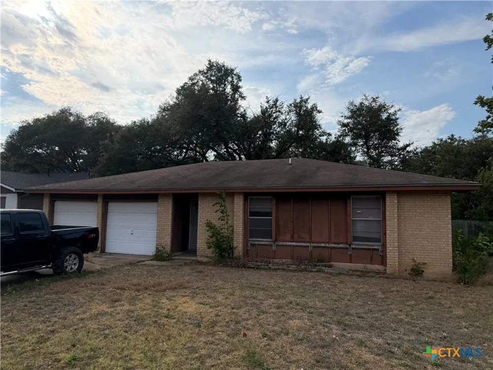 7704 Woodcroft Drive Austin, TX 78749