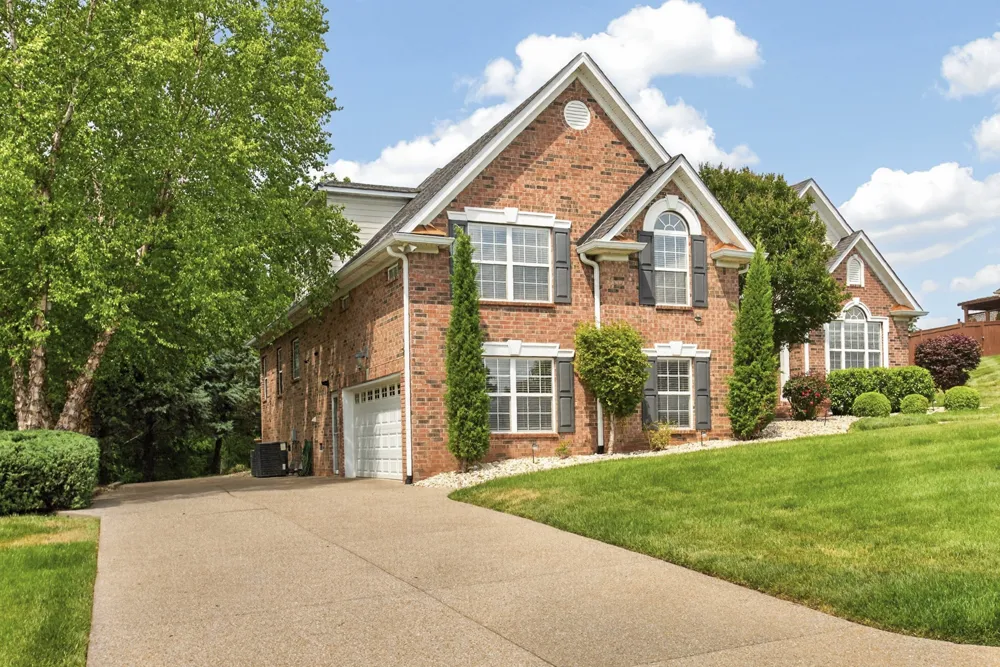 1027 Berkshire Blvd Mount Juliet, TN 37122
