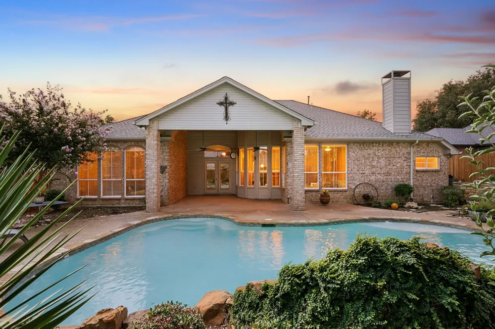 3102 Lake Park Drive Grapevine, TX 76051