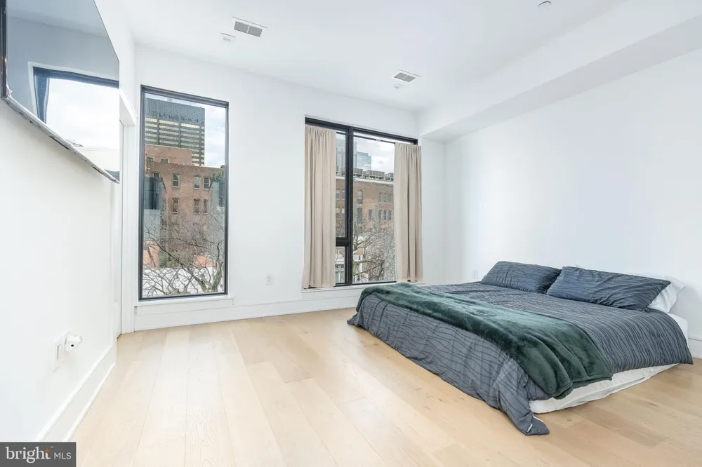 2320 SANSOM STREET Philadelphia, PA 19103