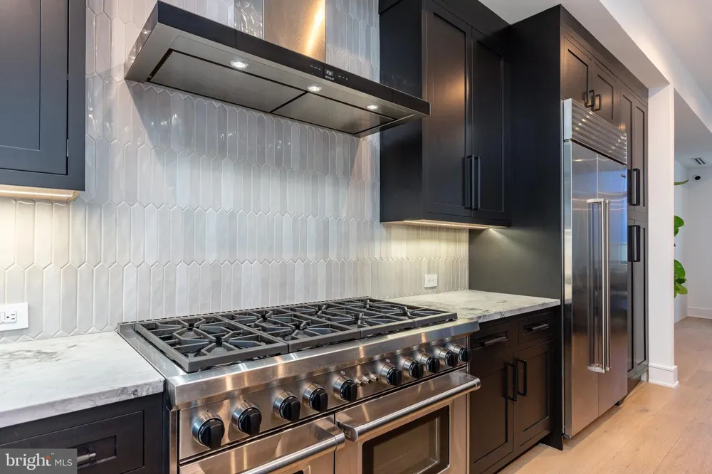 2320 SANSOM STREET Philadelphia, PA 19103