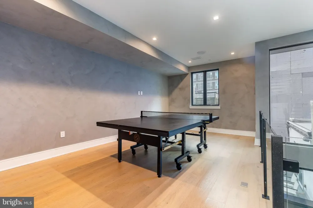 2320 SANSOM STREET Philadelphia, PA 19103
