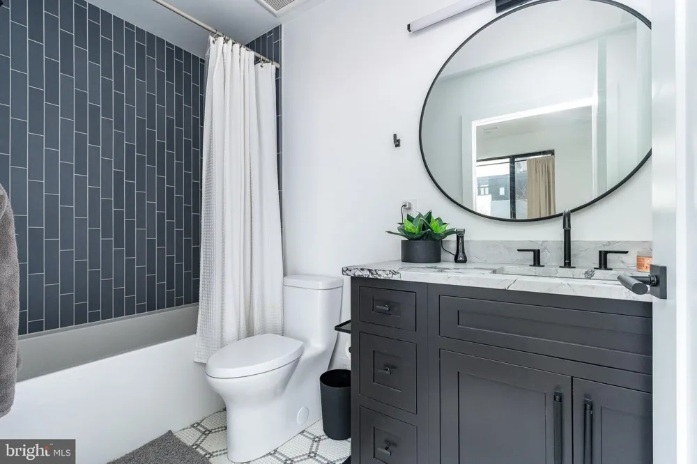 2320 SANSOM STREET Philadelphia, PA 19103