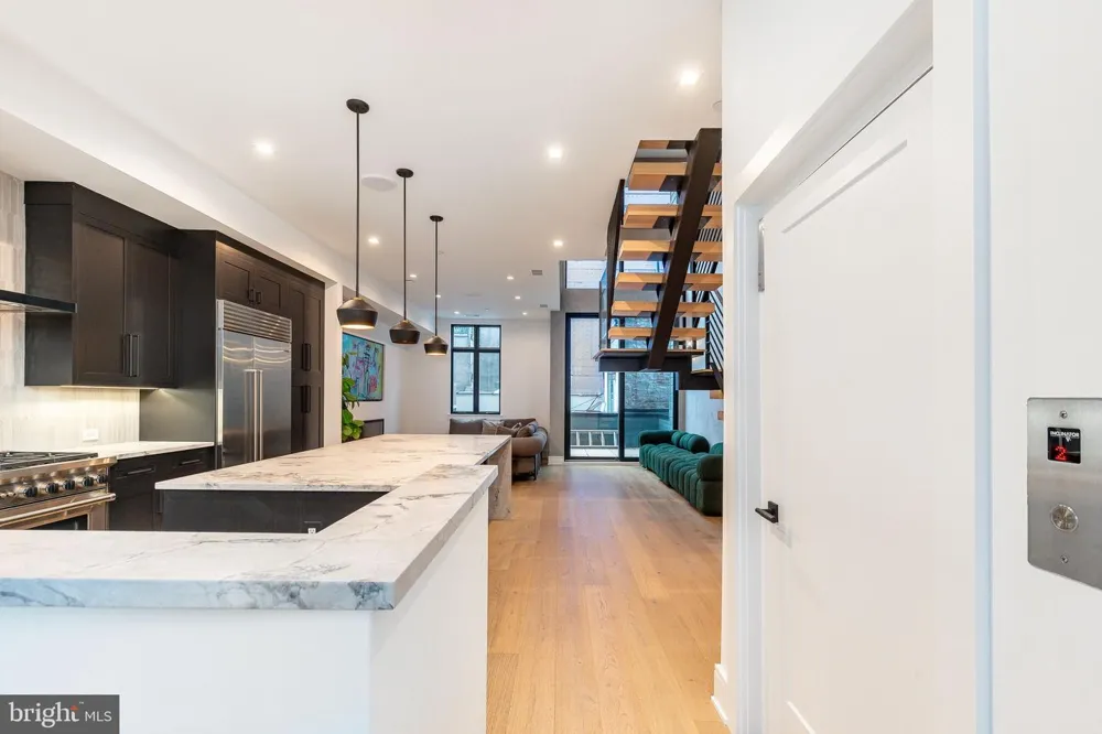 2320 SANSOM STREET Philadelphia, PA 19103